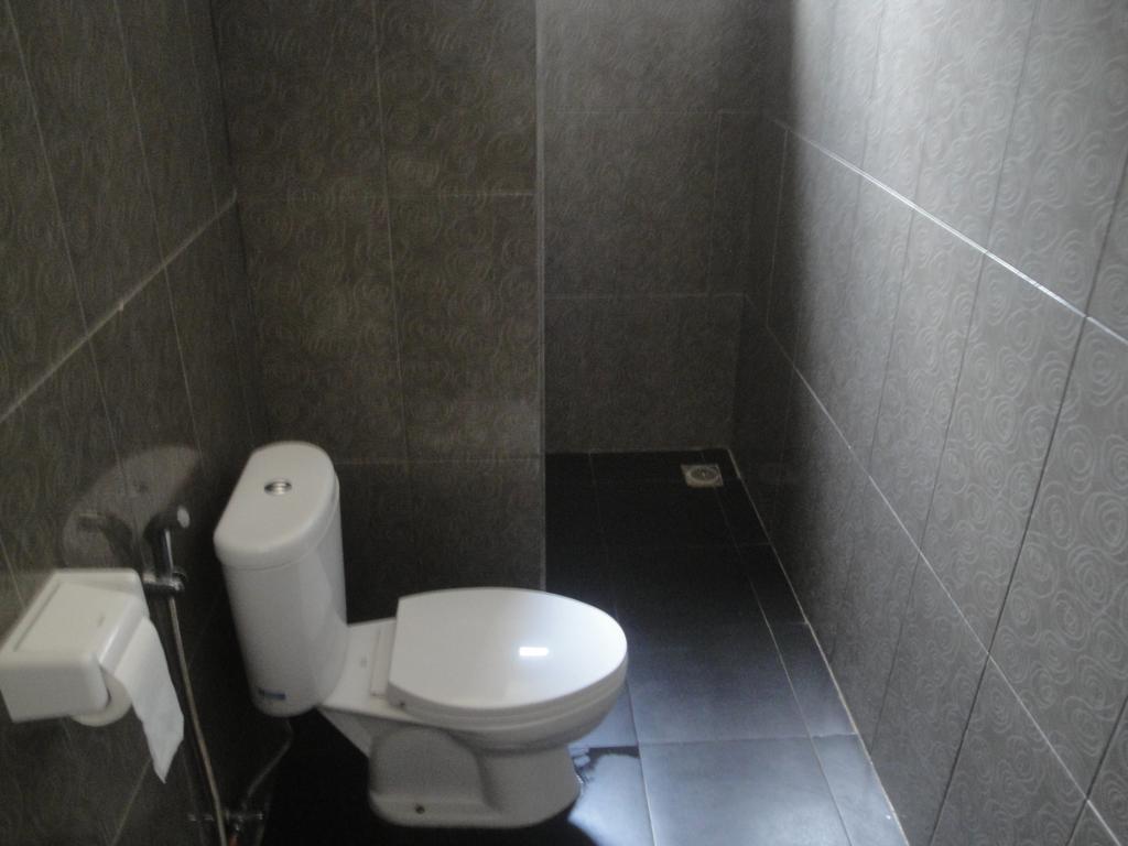 Tri Putri Homestay Kuta  Экстерьер фото