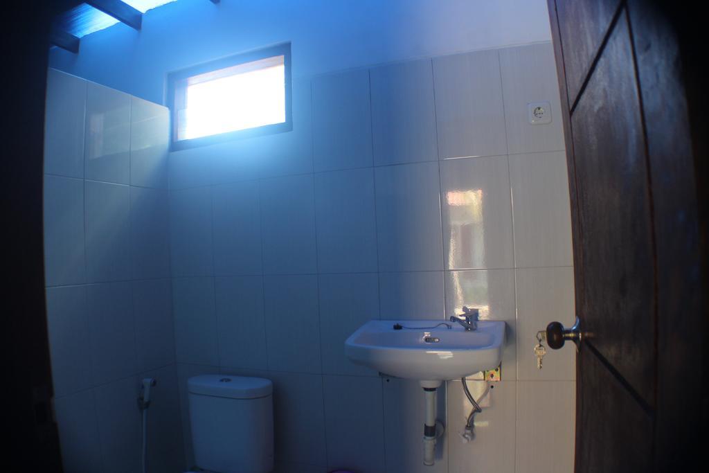 Tri Putri Homestay Kuta  Экстерьер фото