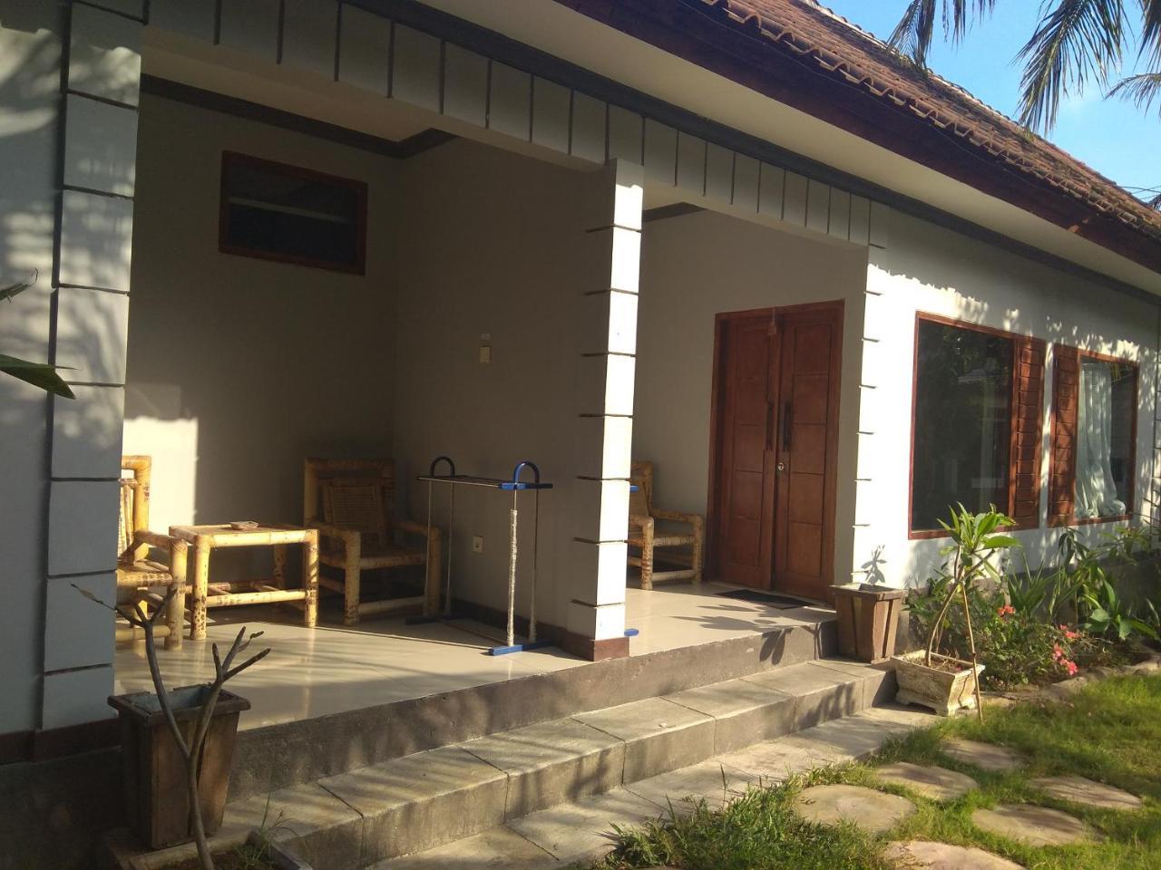 Tri Putri Homestay Kuta  Экстерьер фото