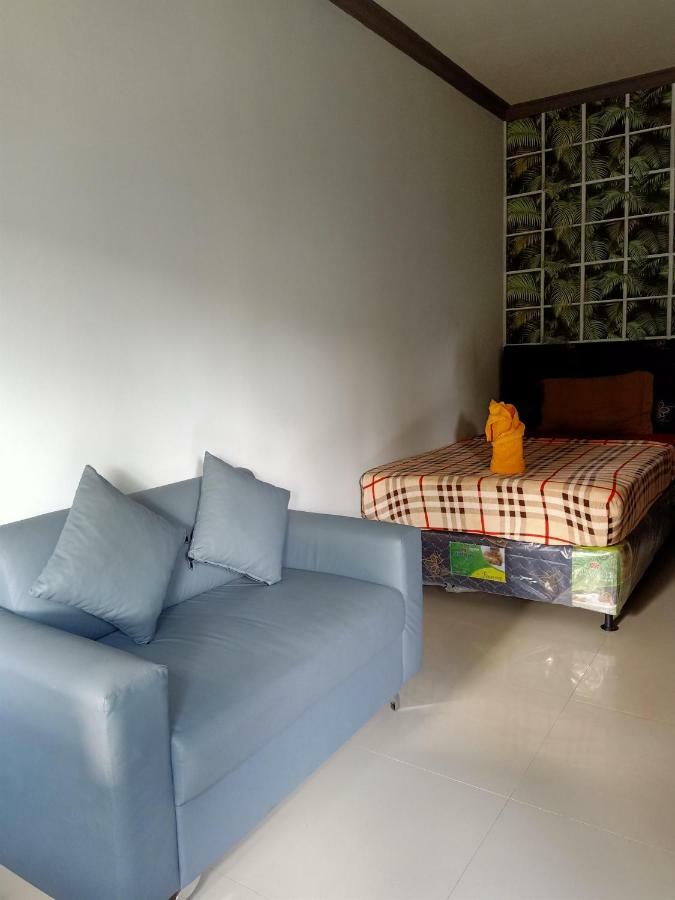 Tri Putri Homestay Kuta  Экстерьер фото