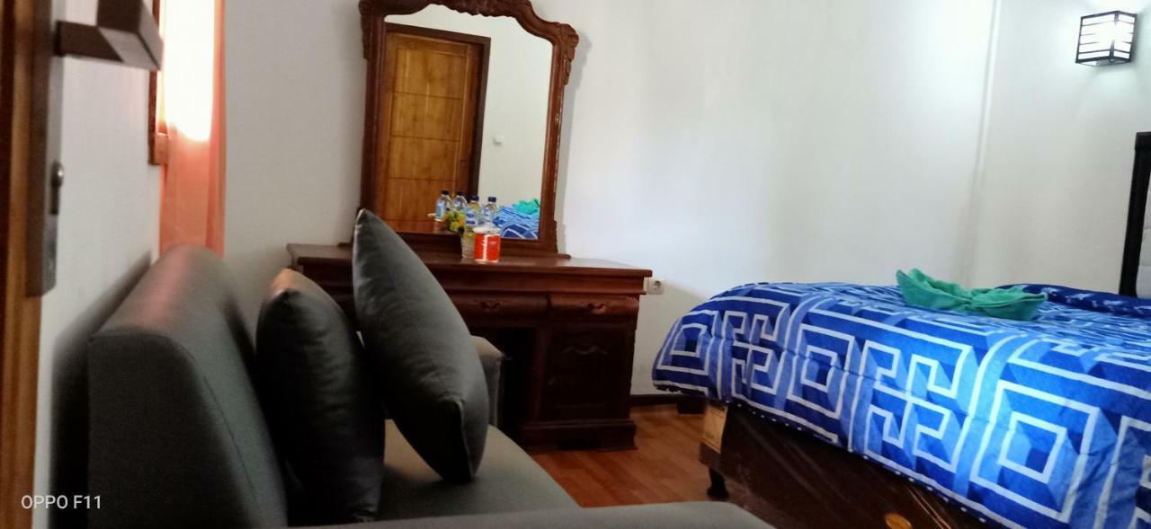 Tri Putri Homestay Kuta  Экстерьер фото