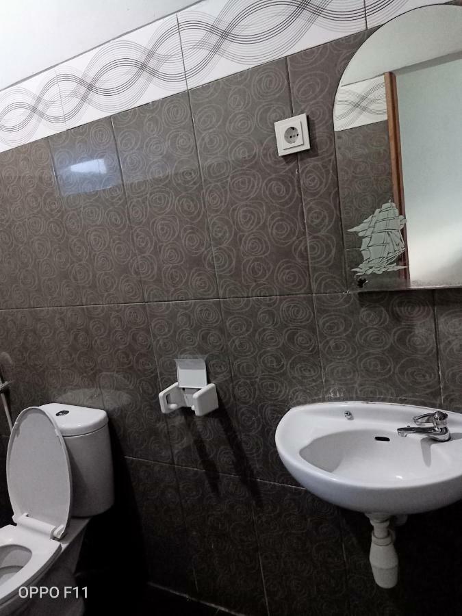 Tri Putri Homestay Kuta  Экстерьер фото