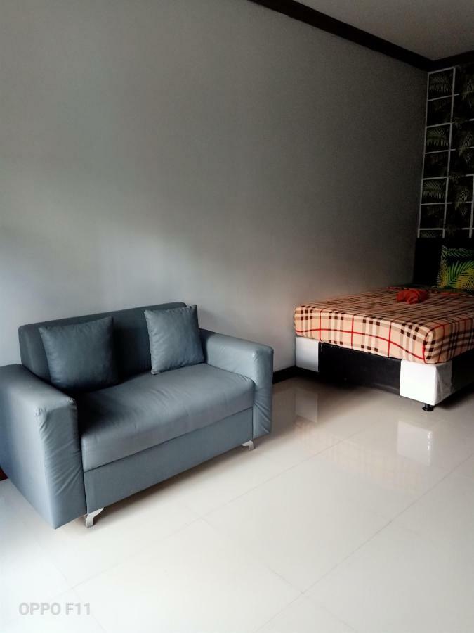 Tri Putri Homestay Kuta  Экстерьер фото